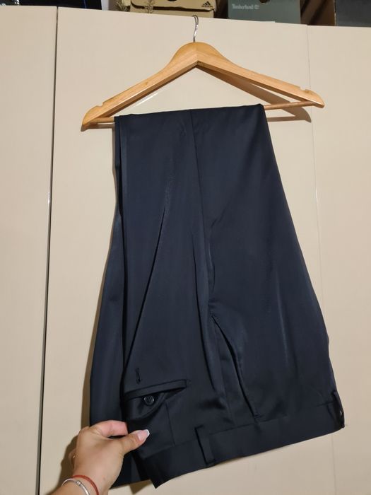 Vând costum din 3 piese