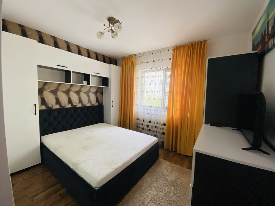 Vanzare apartament 3 camere+ Boxa