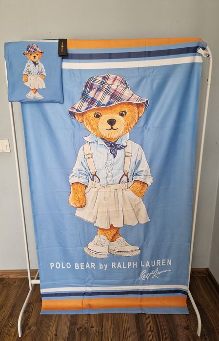 Страхотна плажна хавлия 
POLO RALPHLAUREN
,голям размер 180см х 90см 
нова с етикет 

Най-висок клас материя и

изработка

Всеки един продукт идва в п