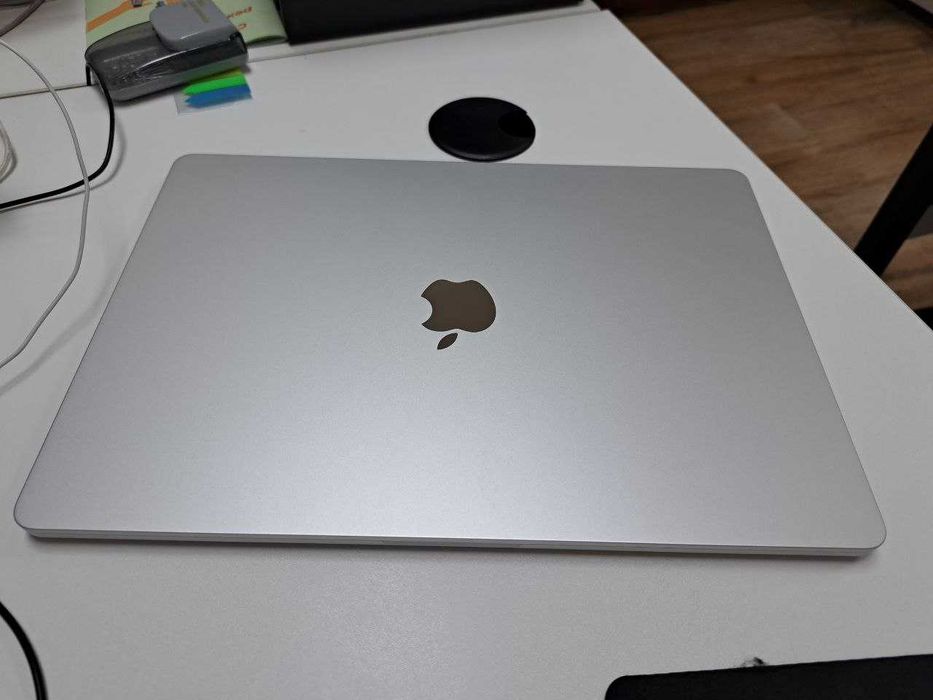 Macbook air m3 - 15', 16/256