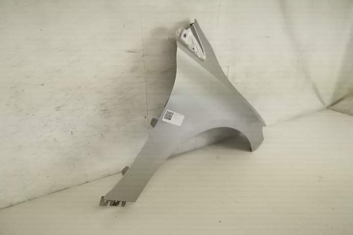 Оригинално дясно предно крило Мерцедес-Бенц / Mercedes-Benz B-Class W2