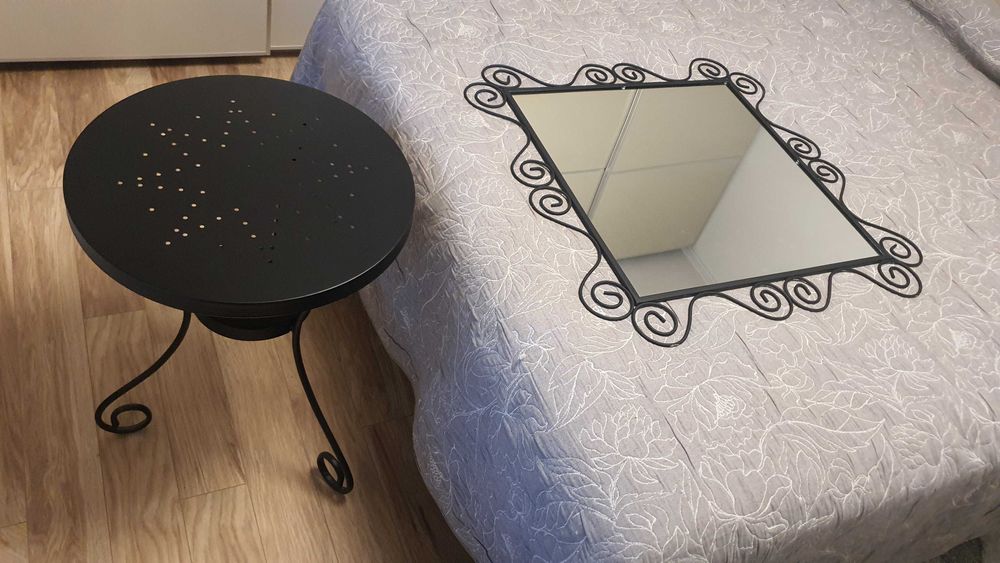 Рамка за огледало и маса