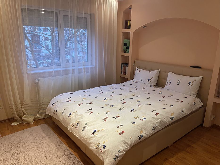 Vand apartament 3 camere decomandat
