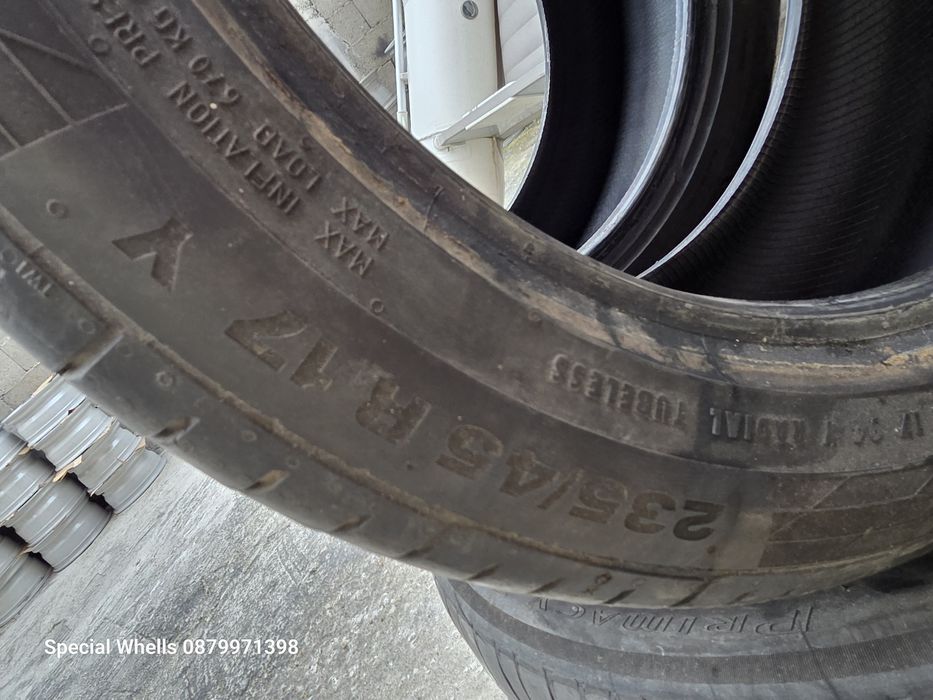 235/45R17 Continental