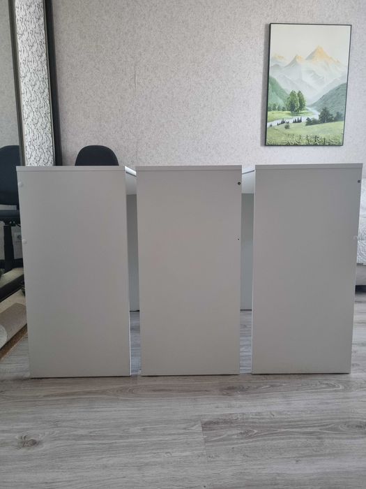 Столы белые, 3 шт