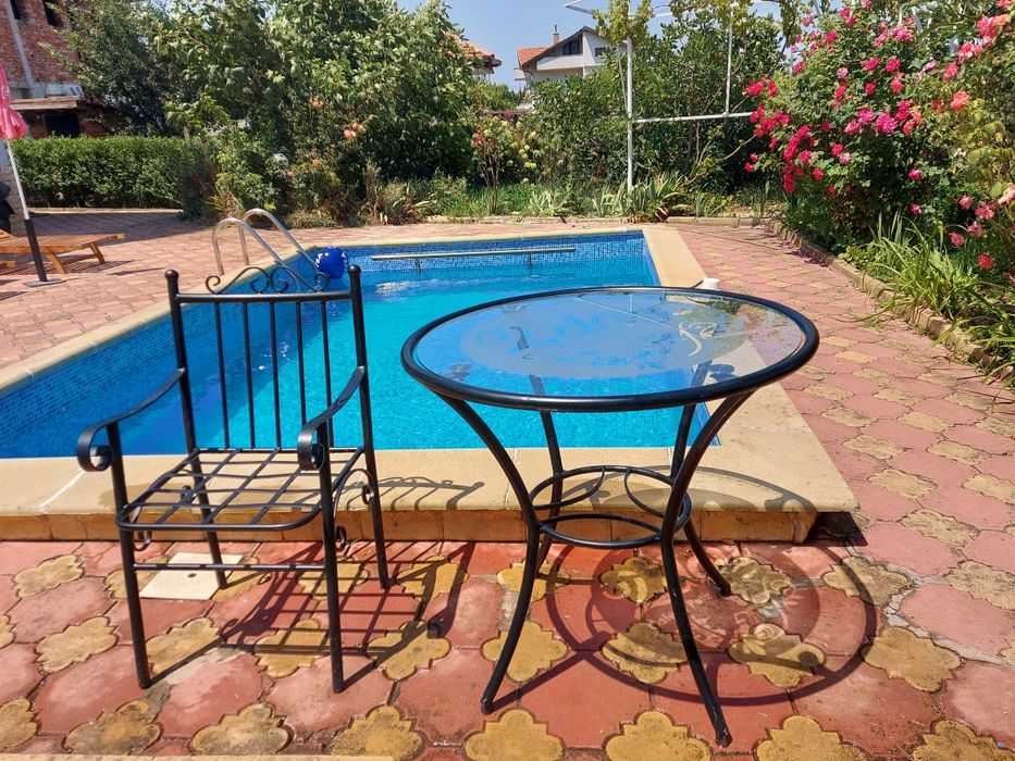 Маси и столове от ковано желязо. Маса-390лв. Стол- 190лв.