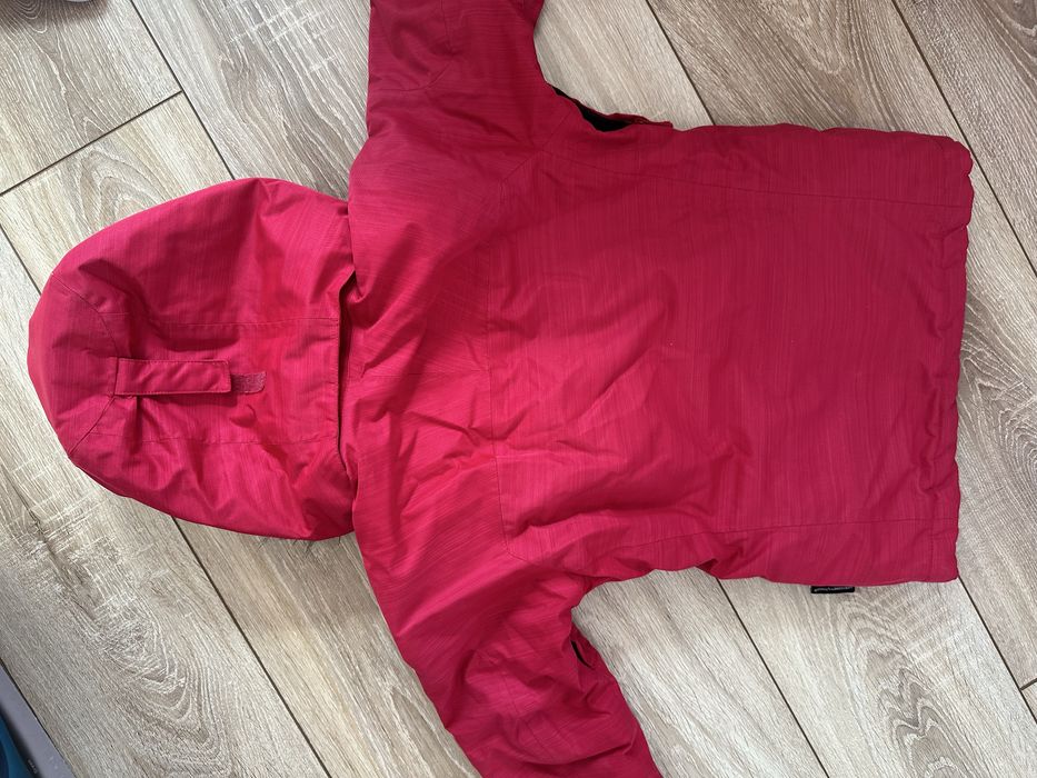 Зимно яке за момиче размер 128 helly hansen