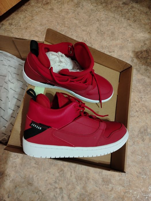 Кроссовки подростковые