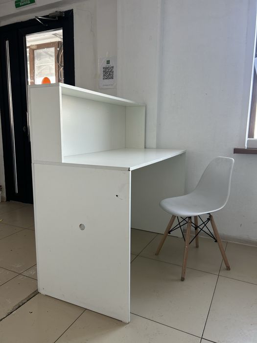 Рисепшон (стол  для пунк выдоча)