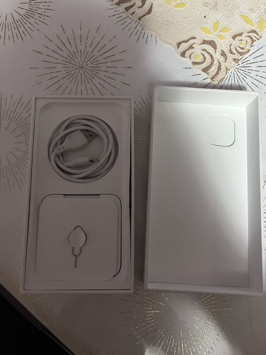 iPhone 11 64GB / отключен / запазен