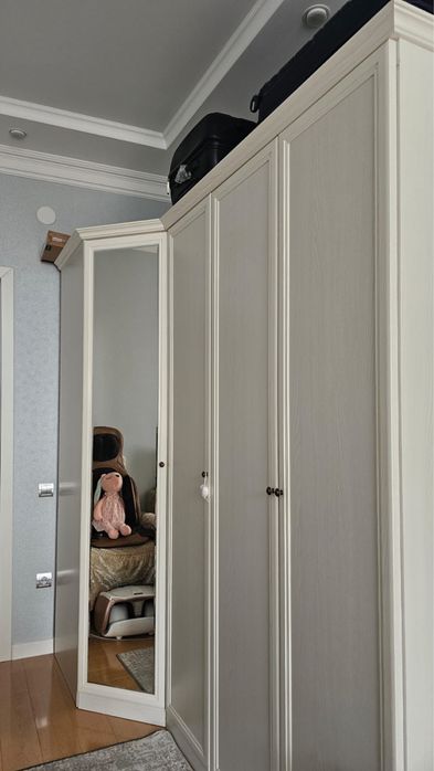 Продам угловой шкаф