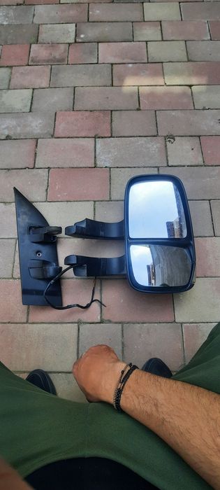 Vând oglinda dreapta iveco daily 2015+ pt piese