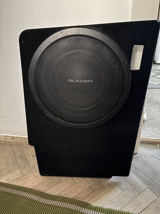 Incinta subwoofer dedicata Dacia Duster