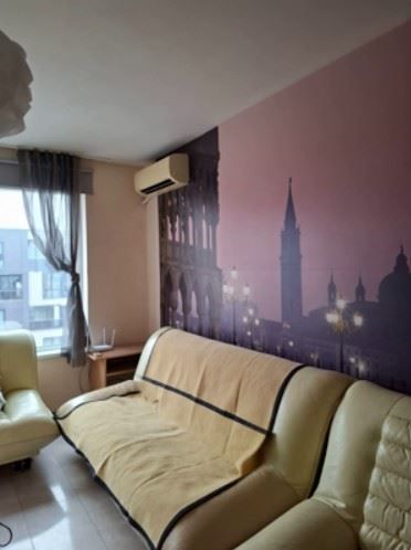 Дава се под наем Тристаен апартамент в София, Малинова долина - 120 кв.м за 697.17 € - Снимка #1