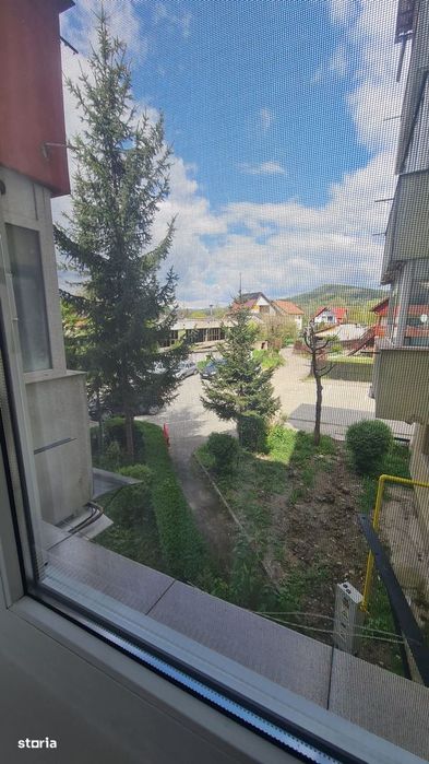 Apartament cu 2 camere de vânzare în Curtea de Argeș.