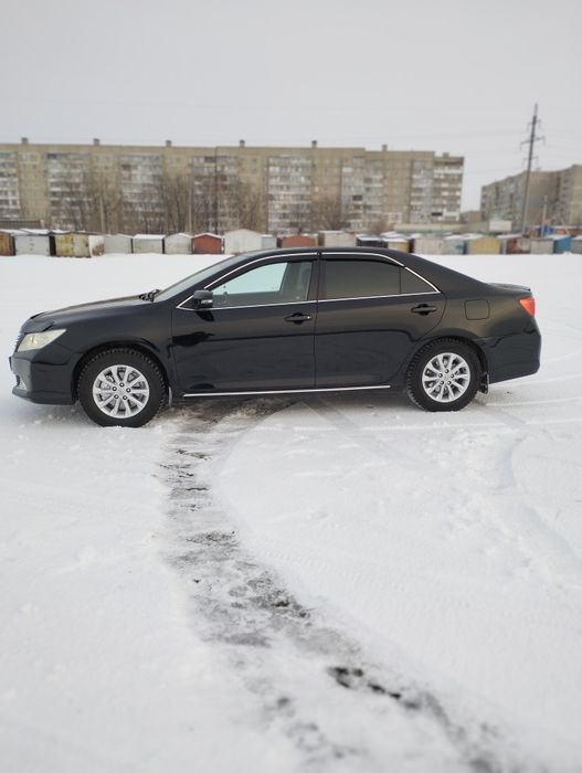 Продам машину Toyota Camry.