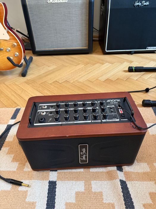 Boxă Street busking