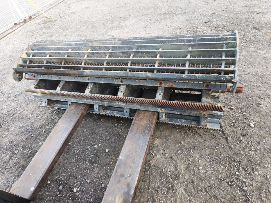 Vand toba bătătoare cu grătar combină Laverda M306