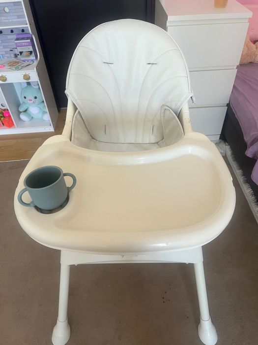 Scaun bebe cu accesorii din silicon
