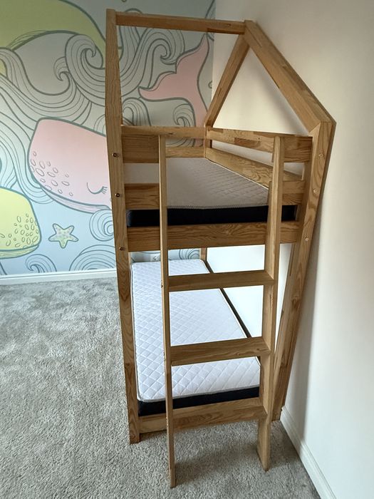 Pat supraetajat din lemn pentru copii