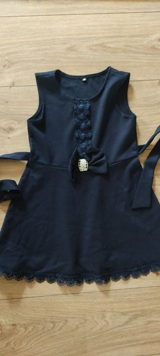 Продам школьную форму на девочку 116 ,122 см