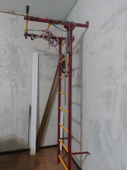 шведская стенкаб/у