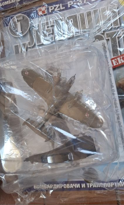 8 бомбардировача и транспортни самолета