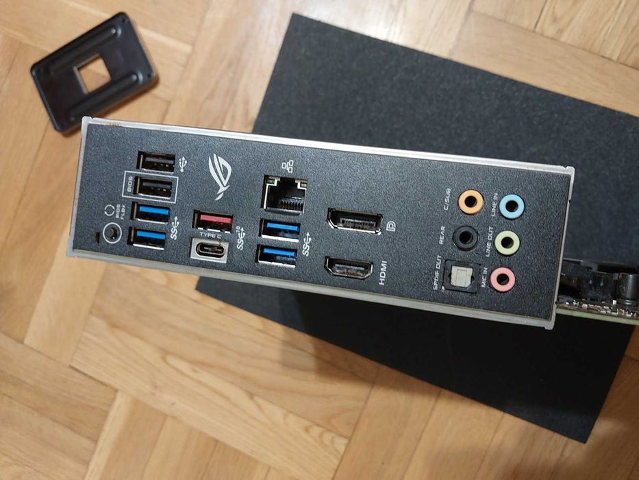 AMD Ryzen 5 5600X + Asus Rog StriX B550-F Gaming