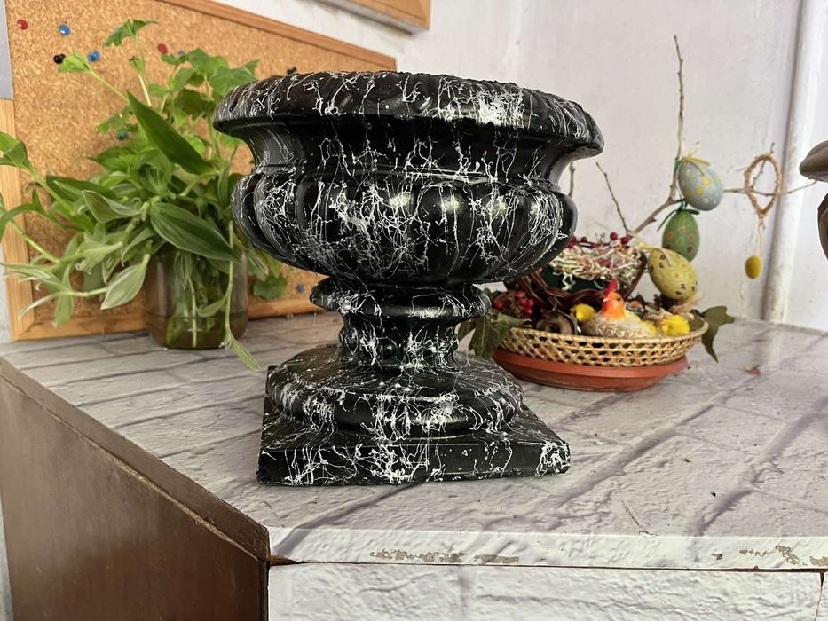 Ръчно произведени кашпи и саксии