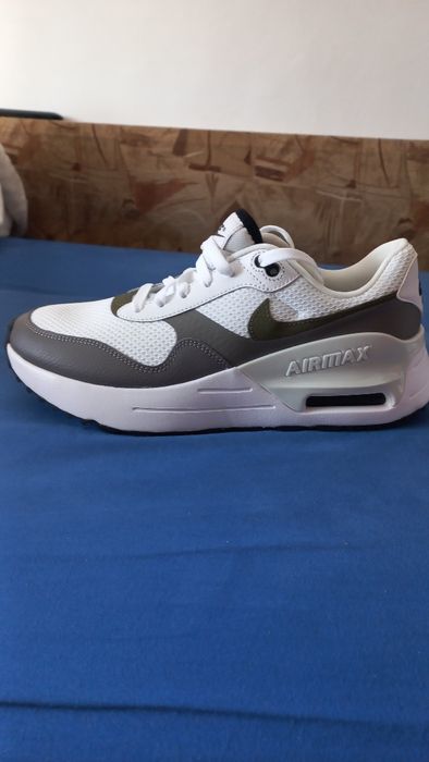 Vînd adidași NIKE AIR MAX mărimea 43