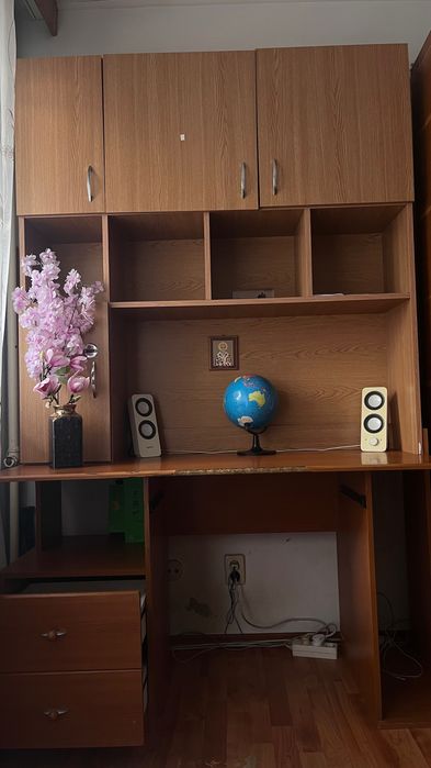 Birou+ corp pentru biblioteca