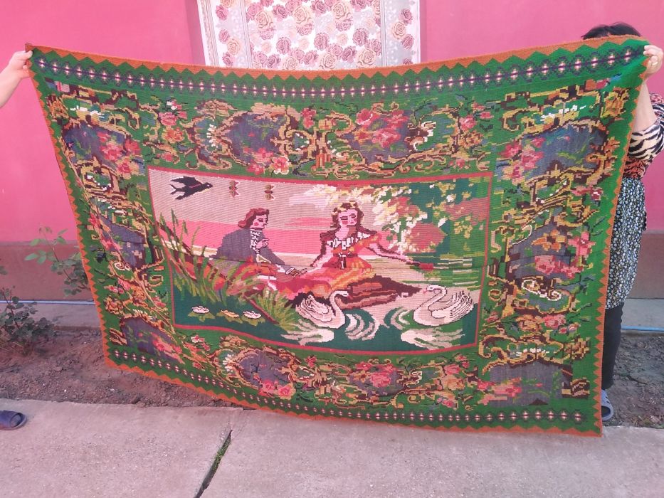 Covoare vechi prelucrate manual