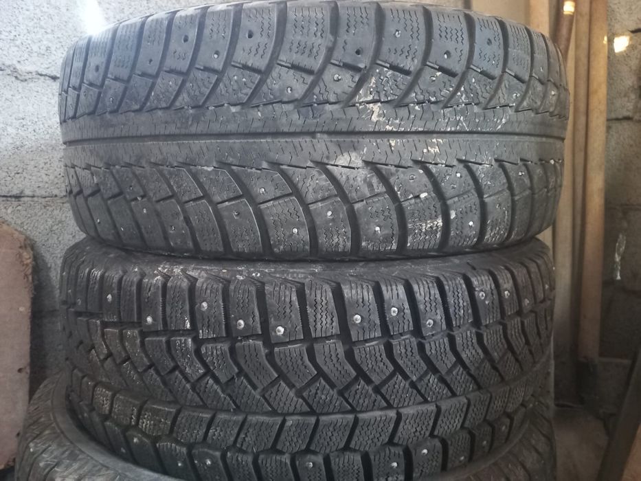 Шины зимние 2 шт