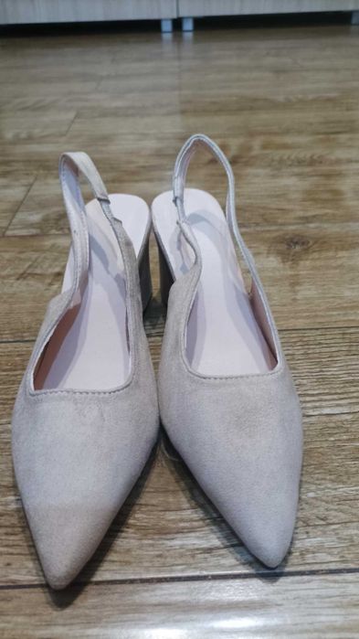 Елегантни дамски обувки