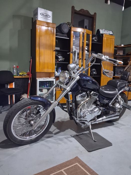 Suzuki VS 1400 Intruder Model American