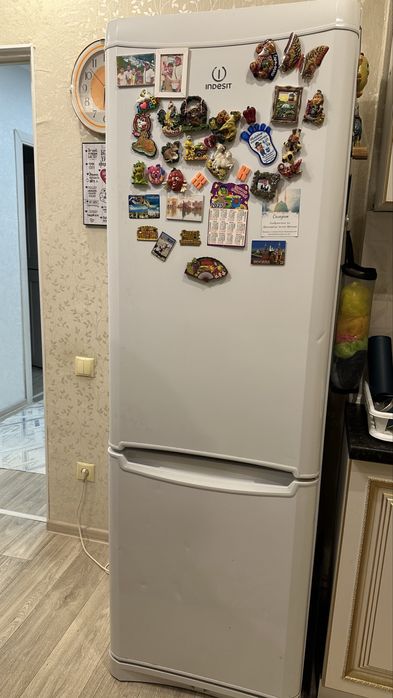 Холодильник Indesit