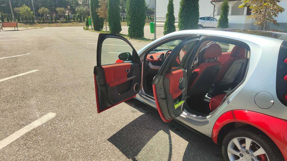 Vând autoturism Smart fourfour