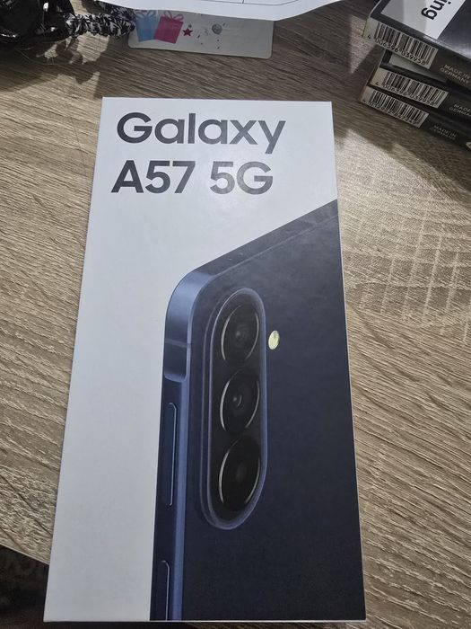 Продавам чисто нов Samsung Galaxy A57 5G.