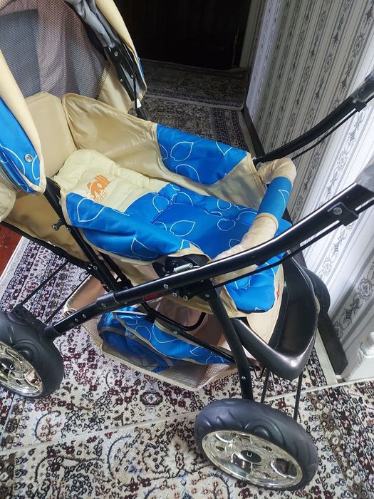 Коляска сотилади