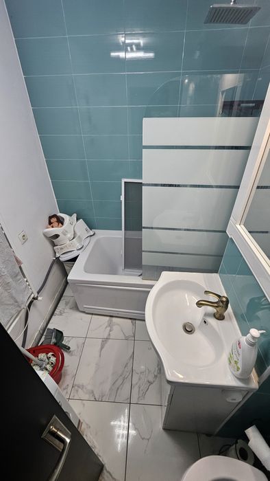 Inchiriez apartament