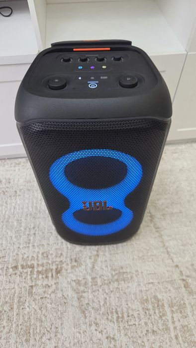 JBL partybox 320 с микрофонами