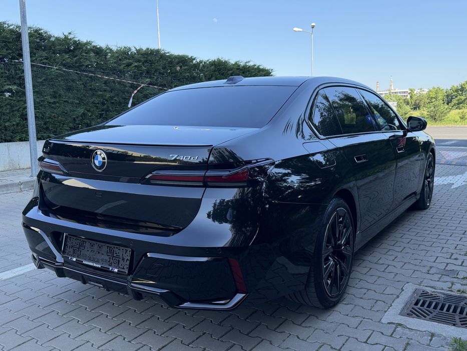 BMW SERIA 7 - 740d xDrive m-paket pro l individual l usi electrice I sky
