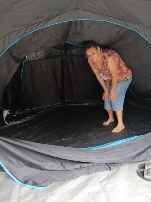 палатка с малък проблем