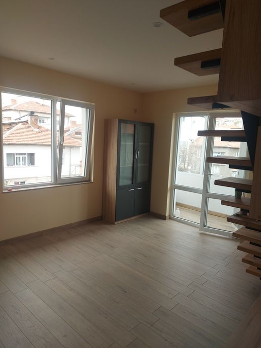 Обзаведен 4-стаен апартамент в предпопитан район