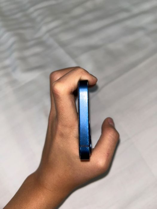 iPhone 12 mini в отличном состоянии