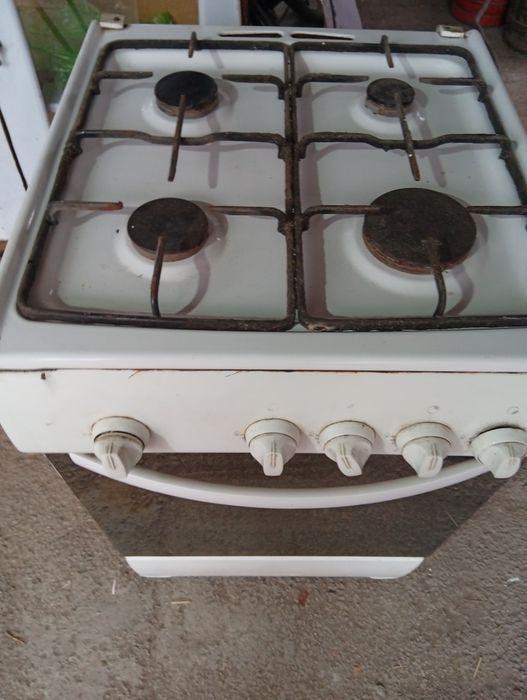 Продам газовую плиту