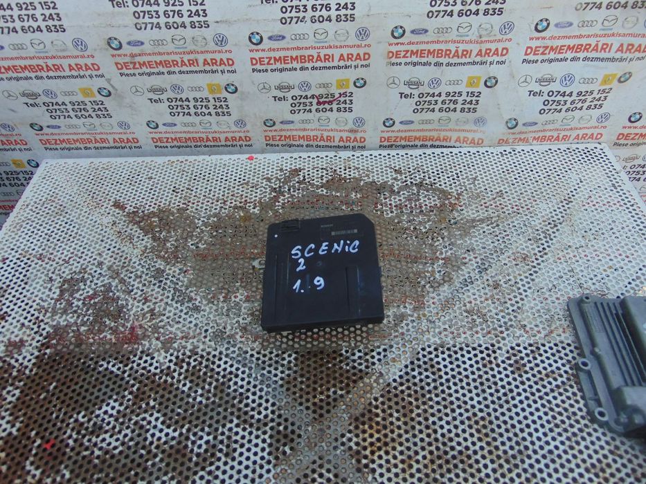 Panou sigurante Renault Scenic 2 megane 2 cod 8200455424 upc modul tablou