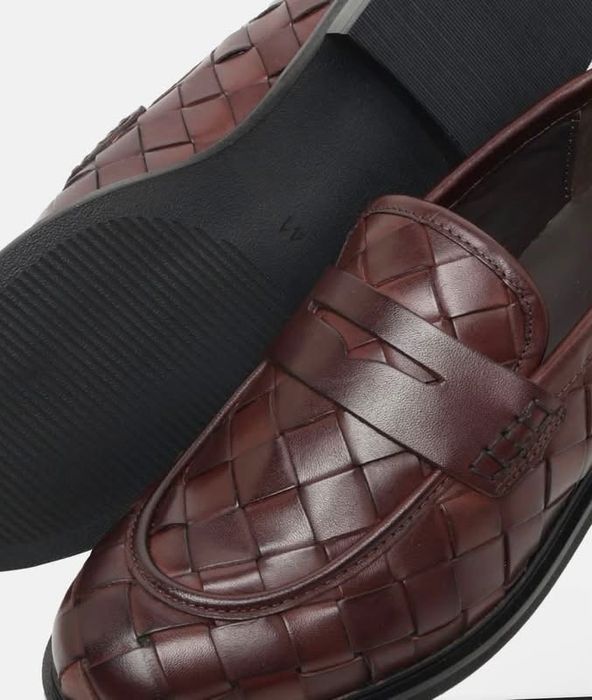 Лоуфъри в цвят бургунди по модел на Bottega Veneta