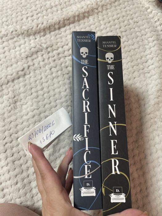 Книги на английски език - чисто нови The Sacrifice/TheSinner shantel tessier