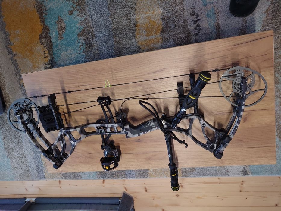 Bear Kuma 30  345fps лък